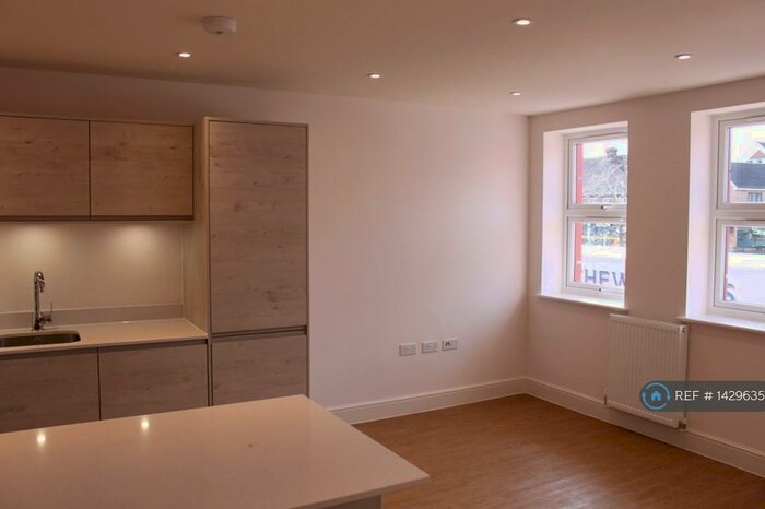 1 Bedroom Flat To Rent In Crest View Drive, Orpington, BR5