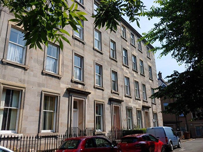 4 Bedroom Flat To Rent In Lauriston Park, Edinburgh, EH3