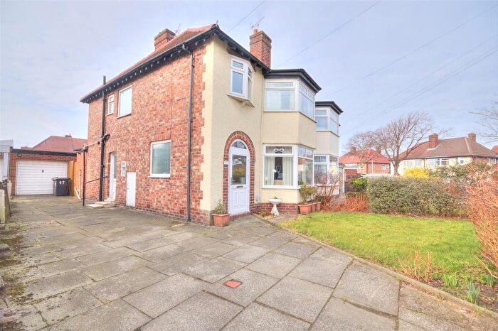 3 Bedroom Semi Detached House For Sale In Kingswood Drive, Liverpool, L23