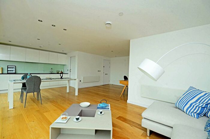 2 Bedroom Flat To Rent In Kersfield House, Putney, London, SW15