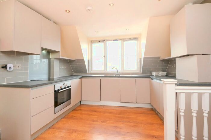 4 Bedroom Maisonette To Rent In Mitchison Road, London, N1