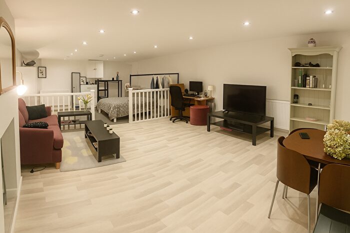 1 Bedroom Flat To Rent In Albion Road, London, N16