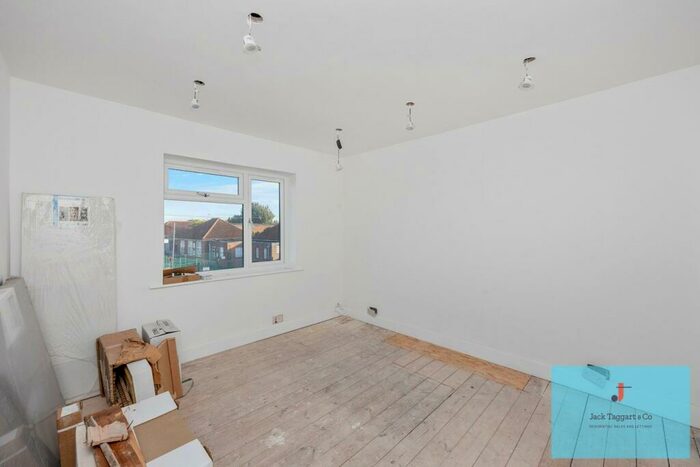 3 Bedroom Terraced House For Sale In Irene Avenue, Lancing, BN15