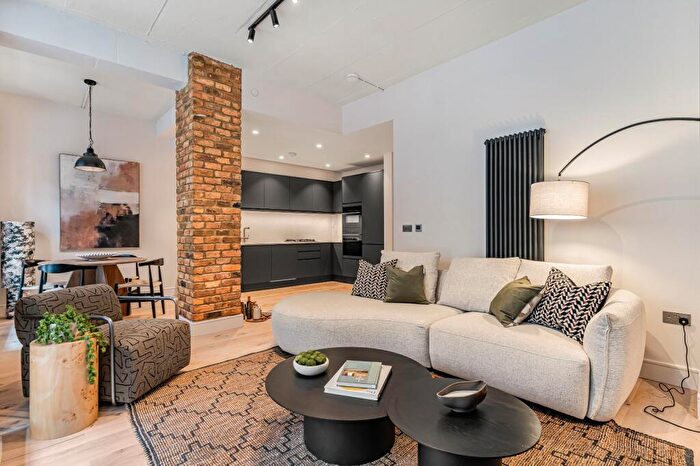 2 Bedroom Flat For Sale In Banner Street, St Lukes, EC1Y