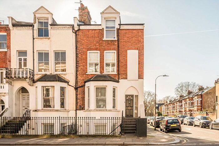 1 Bedroom Flat For Sale In Harwood Road, Fulham, SW6