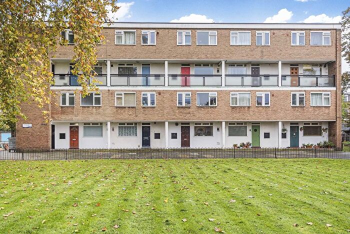 3 Bedroom Property To Rent In Macaulay Road, Clapham, SW4