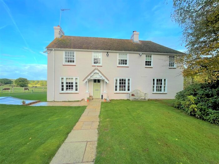 4 Bedroom Detached House To Rent In Wittersham Road, Peasmarsh, Rye, TN31