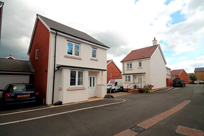 3 Bedroom Link Detached House To Rent In Drovers Way, Newent, GL18