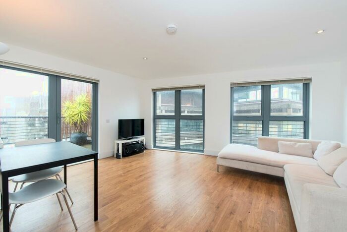 2 Bedroom Flat To Rent In Old Paradise Street, London, SE11