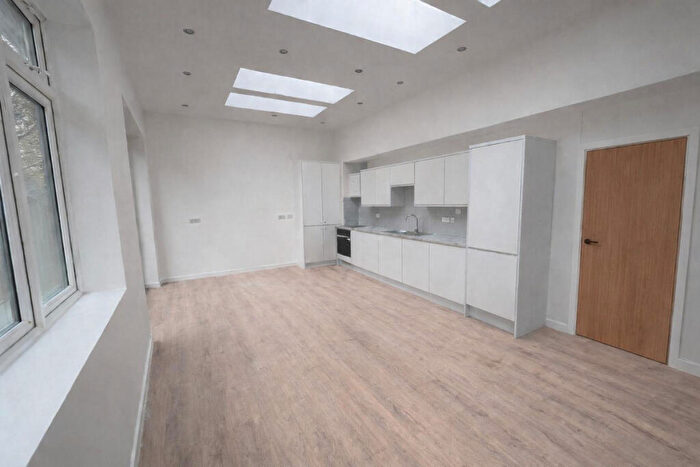 3 Bedroom Flat To Rent In Selborne Road, Croydon, CR0