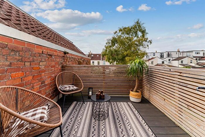 2 Bedroom Maisonette For Sale In Ash Road, Horfield, Bristol, BS7
