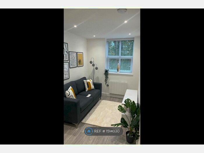 1 Bedroom Flat To Rent In Eden Place, Cheadle, SK8