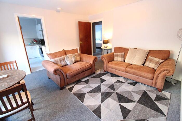 2 Bedroom Flat To Rent In Glendale Mews, Mid Floor, AB11