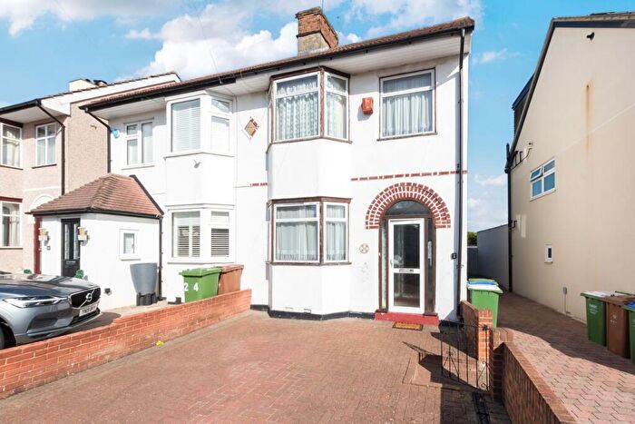 3 Bedroom Semi Detached House For Sale In Boundary Road, Sidcup, DA15