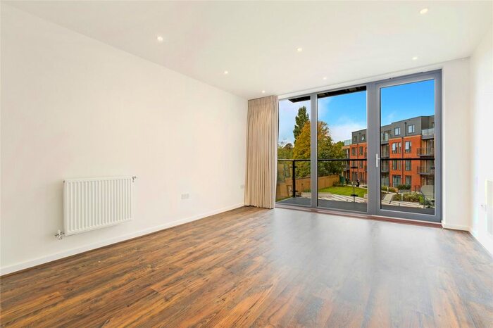 1 Bedroom Flat To Rent In Penrose Court, Boundaries Road, London, SW12