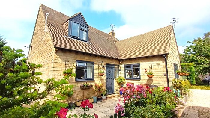 4 Bedroom Detached Bungalow For Sale In Firs Close, Bledington, OX7