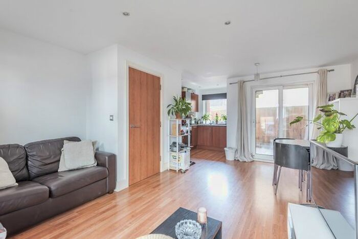 1 Bedroom Flat To Rent In Alscot Road, London, SE1