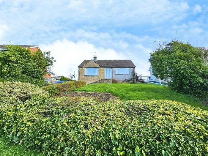 2 Bedroom Detached Bungalow For Sale In Hopton Road, Cam, Dursley, GL11