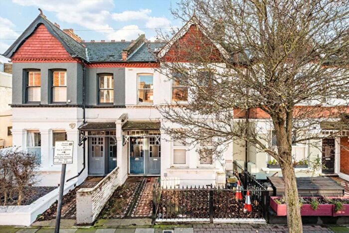 3 Bedroom Maisonette For Sale In Oakmead Road, Balham, SW12