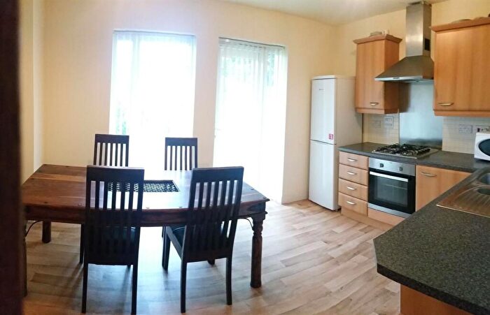 3 Bedroom House To Rent In Chorlton Road, Manchester, M15