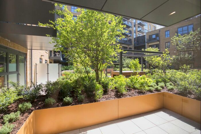 1 Bedroom Flat To Rent In Brook Street, Kingston Upon Thames, KT1