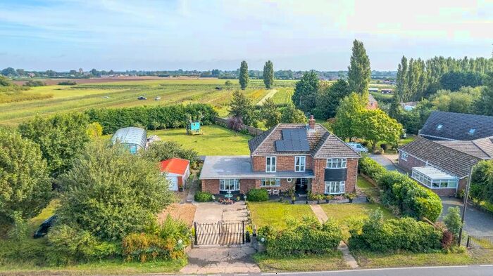5 Bedroom Detached House For Sale In Outwell Road, Elm, Wisbech, Cambridgeshire, PE14