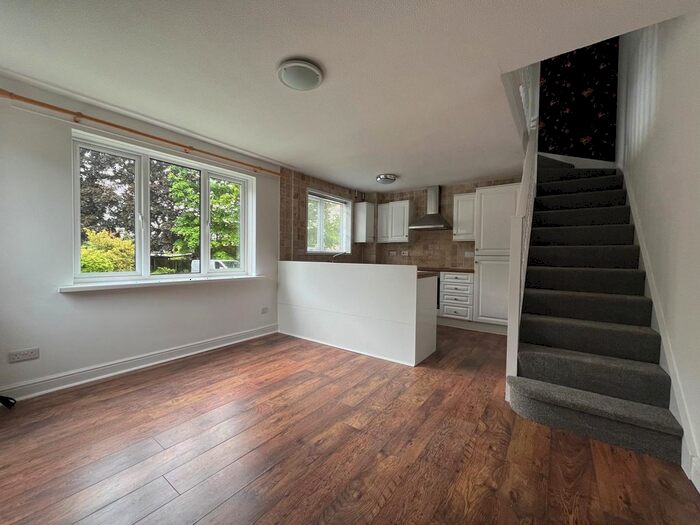 1 Bedroom Maisonette To Rent In Sherbourne Avenue, Newbold, S41