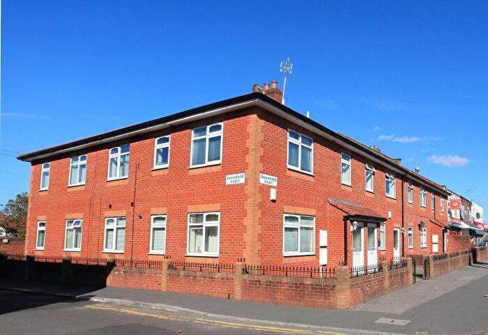 3 Bedroom Flat To Rent In Southmead Road, Westbury-On-Trym, Bristol, BS10