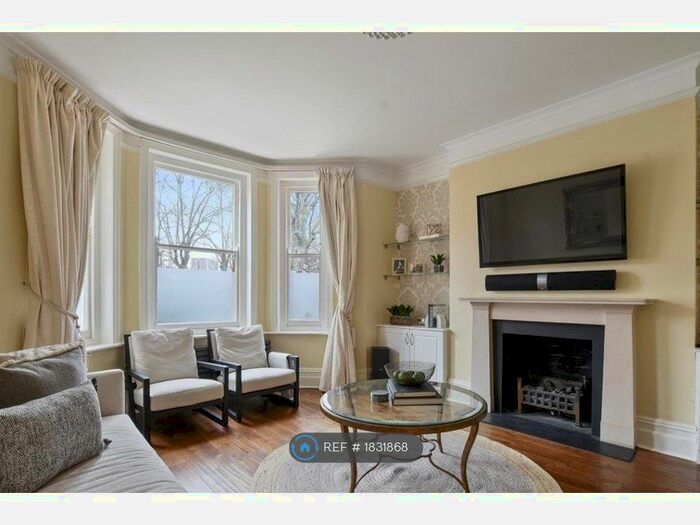 3 Bedroom Flat To Rent In Leith Mansions, London, W9