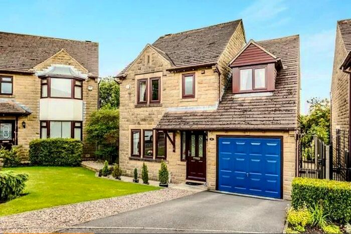 3 Bedroom Detached House To Rent In Pembroke Court, Huddersfield, West Yorkshire, Uk, HD4