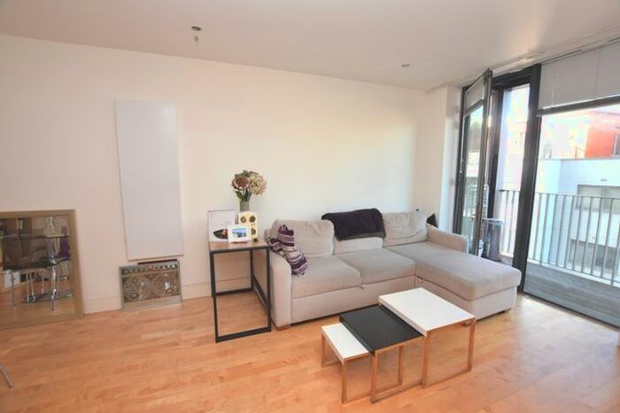 1 Bedroom Flat To Rent In City Walk, London, SE1