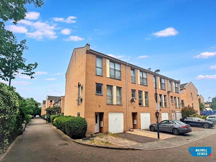 4 Bedroom Town House For Sale In Cameron Crescent, Edgware, HA8