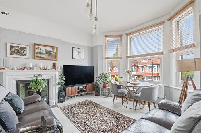 2 Bedroom Flat For Sale In Babington Road, Streatham, SW16