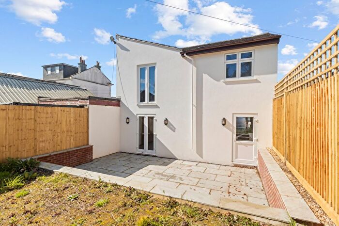 4 Bedroom Semi-Detached House For Sale In London Road, Crowborough, East Sussex, TN6