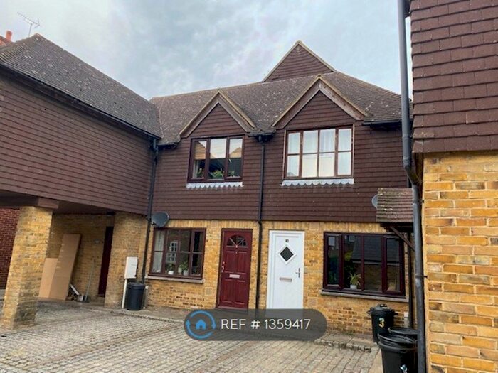 1 Bedroom Flat To Rent In Bishops Walk, Rochester, ME1