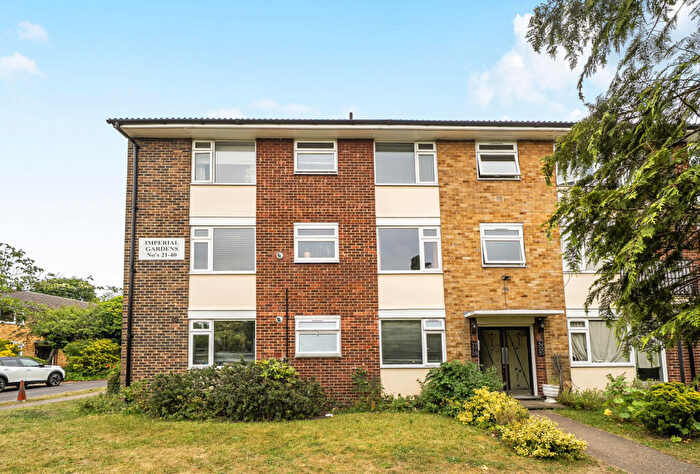 2 Bedroom Apartment For Sale In Imperial Gardens, Mitcham, CR4