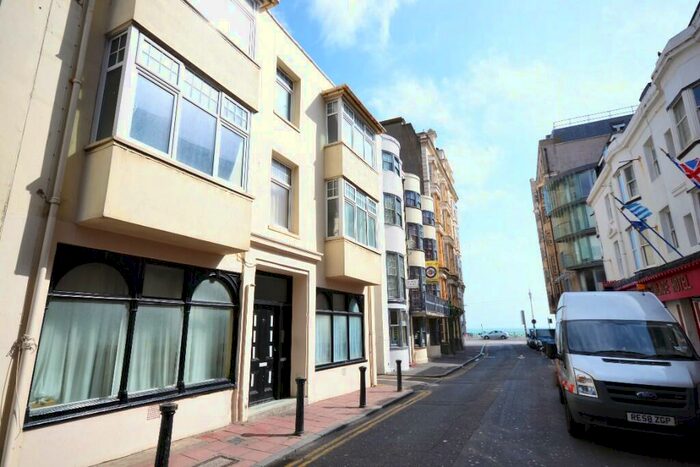 1 Bedroom Flat To Rent In Middle Street, BN1