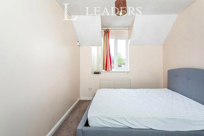 1 Bedroom House To Rent In Fishers Field, Buckingham, Buckinghamshire, MK18