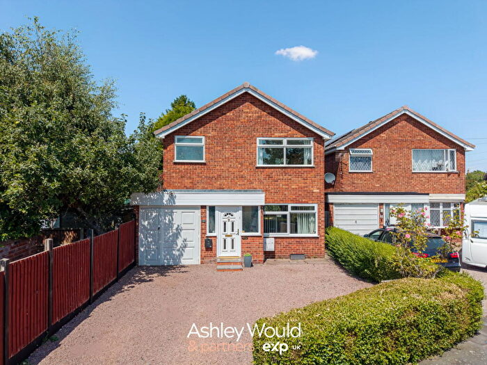 3 Bedroom Detached House For Sale In Quantock Drive, Kidderminster, DY10