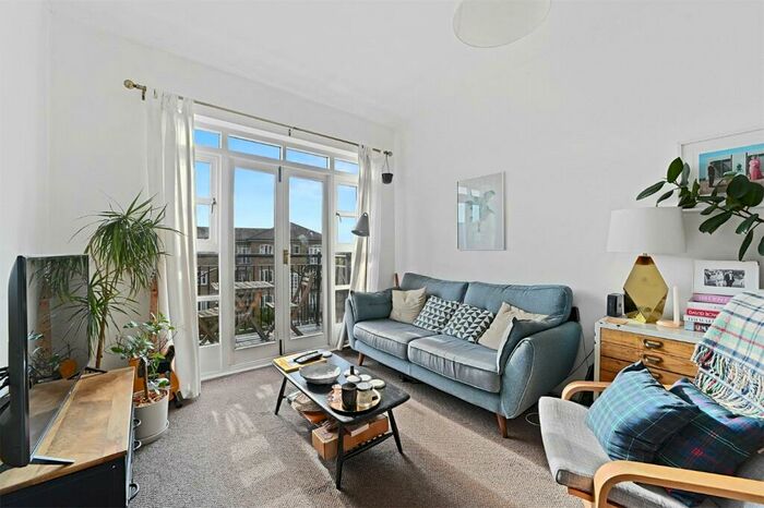 1 Bedroom Apartment To Rent In Old Ford Road, London, E3