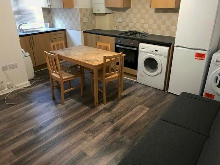 1 Bedroom Flat To Rent In Crown Street, Oxford, Oxford, OX4