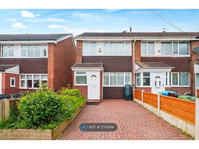 3 Bedroom Terraced House To Rent In Bedlington Close, Manchester, M23