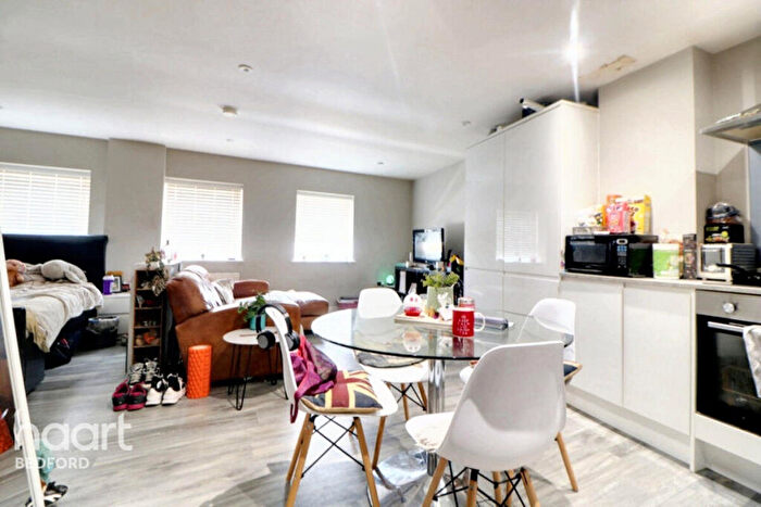 Flat For Sale In - Mill Street, Bedford, MK40