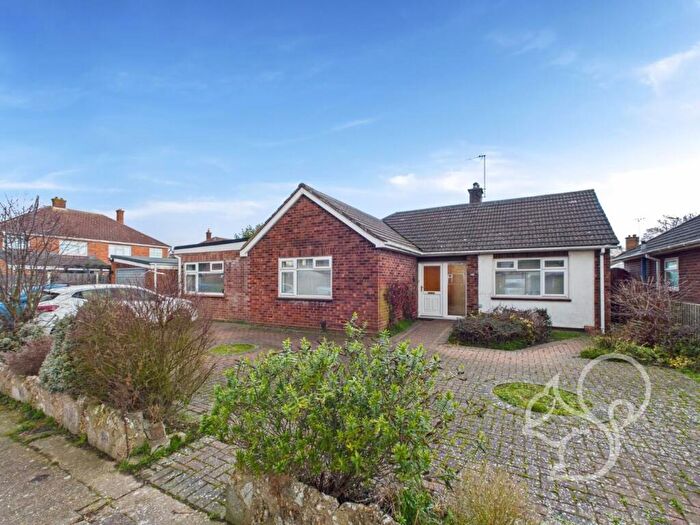 4 Bedroom Detached Bungalow For Sale In Van Dyck Road, Colchester, CO3
