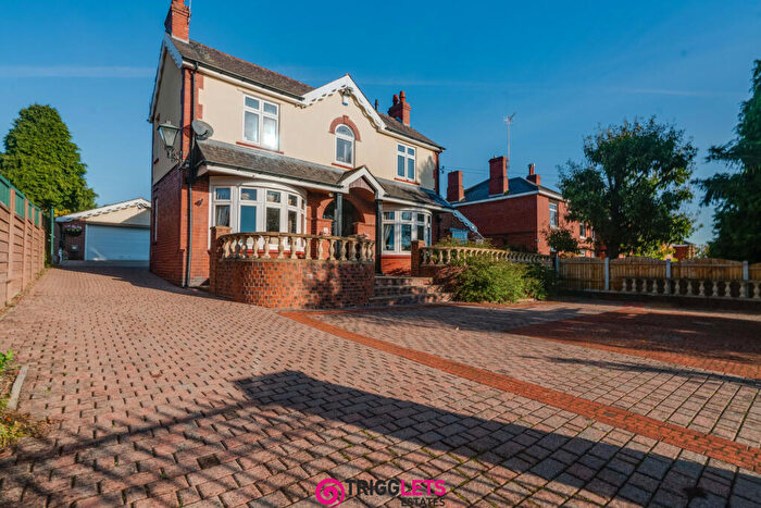 4 Bedroom Detached House For Sale In Armroyd Lane, Elsecar, Barnsley, S74