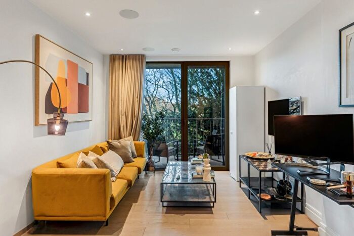 1 Bedroom Flat To Rent In Espalier Gardens, Kilburn, NW6