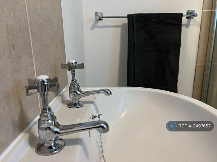 1 Bedroom Flat To Rent In Market Street, Stalybridge, SK15