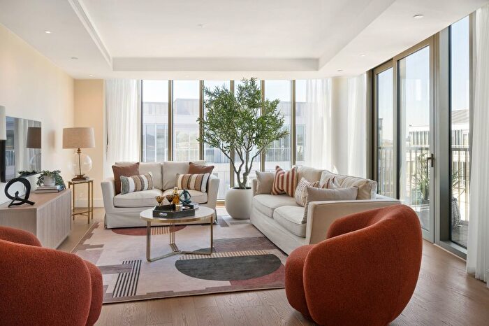 3 Bedroom Flat For Sale In Warwick Lane, London, W14