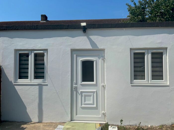 1 Bedroom Studio To Rent In Grosvenor Road, Dagenham, RM8