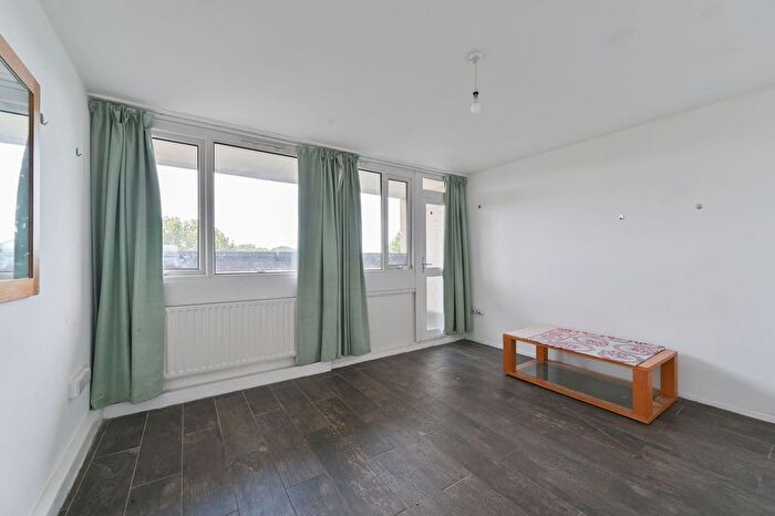 3 Bedroom Flat To Rent In Frensham Court, Mitcham, CR4